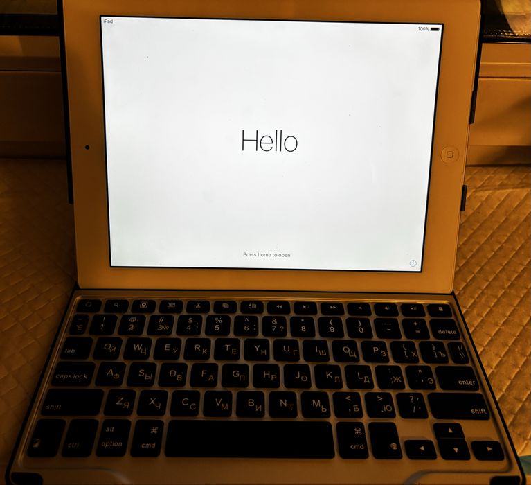 iPad 4 16 GB z etui i klawiaturą