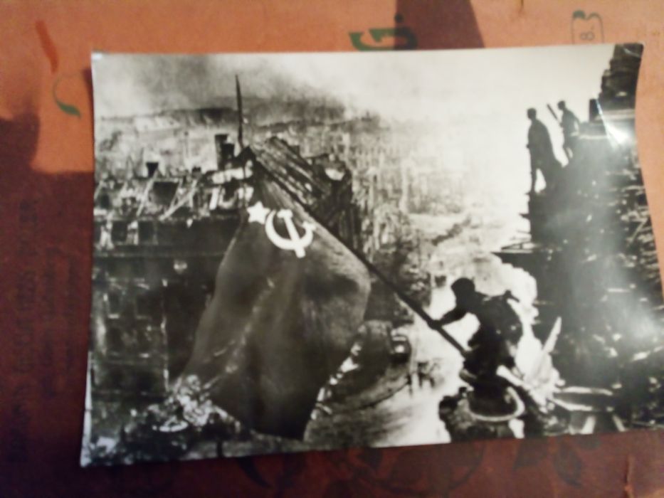 Historyczna fotografia – „Sztandar nad Reichstagiem”, 1945, unikatowy