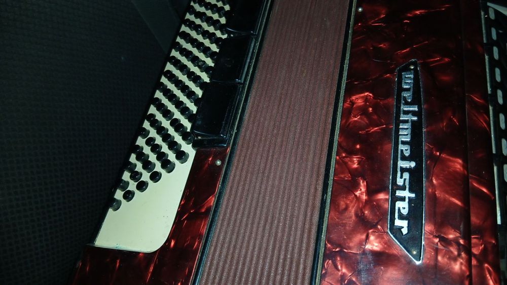 Аккордеон под ремонт