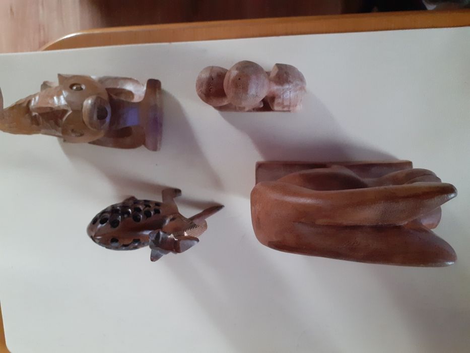 Cztery sliczne figurki drewniane ,moze kogos zainteresuje tylko w calosci  polecam