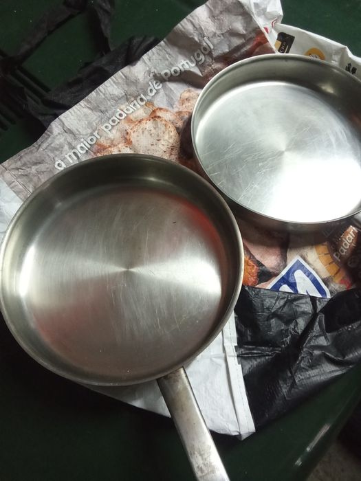 Duas frigideira em inox. Impecáveis!