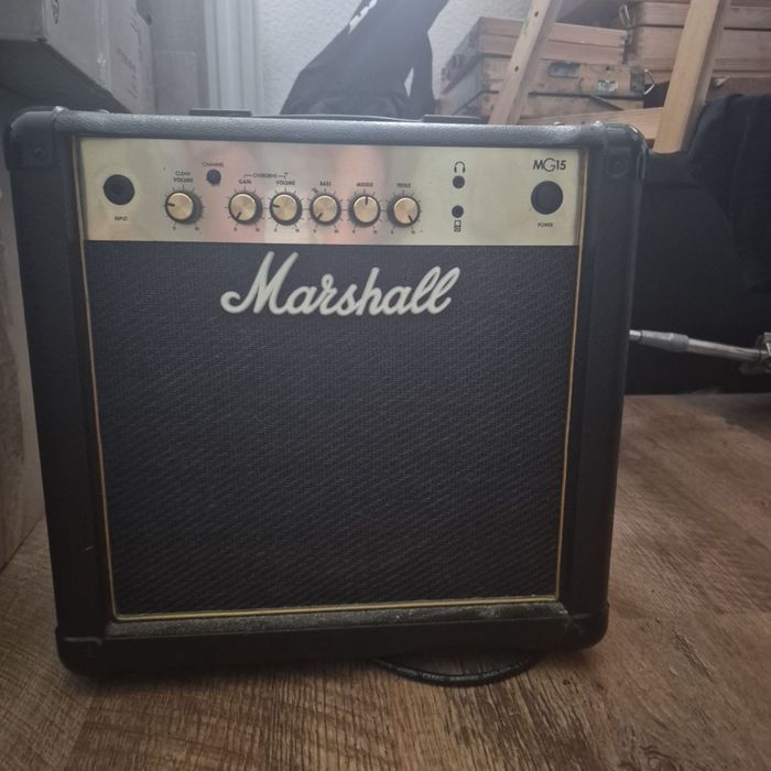 Комбопідсилювач Marshall MG15