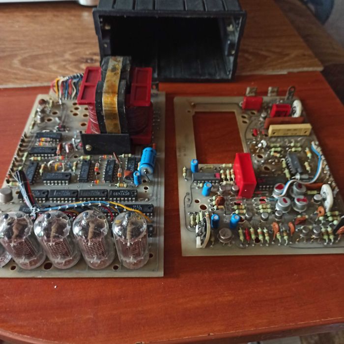 Комплект на лампах Nixie  Z5730M - 4шт  и Z5710M -1шт