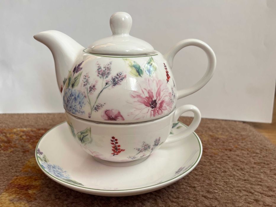 BANQUET Tea for One „Flower” — dzbanek + filiżanka + spodek, porcelana