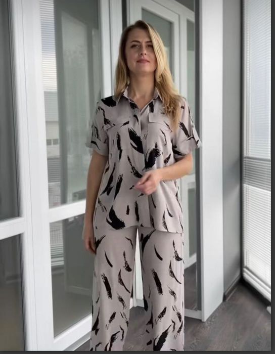 Костюм жіночий літній