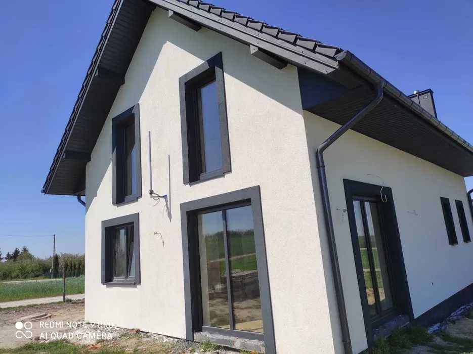 Malowanie elewacji, dachów i ocieplenia.