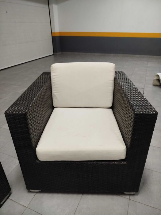 Conjunto jardim poltronas e mesas