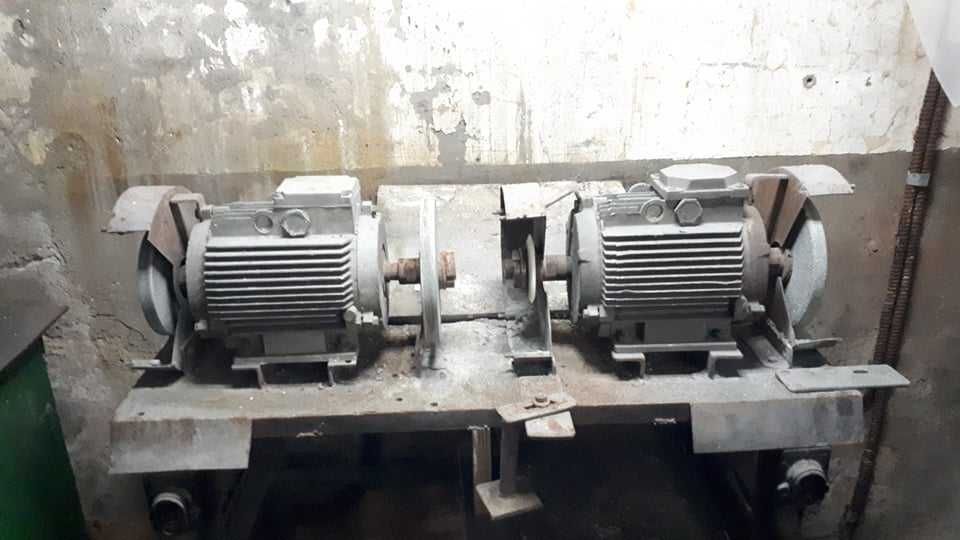 стол с 2мя двигателями с 4ю точилами, диметр 200