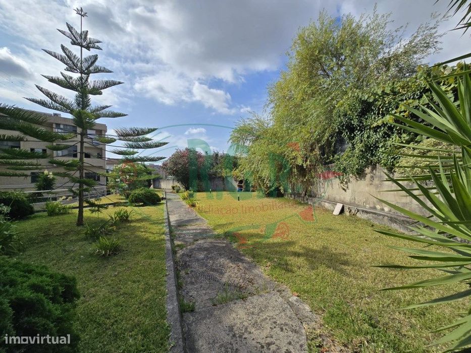 Excelente T3 | Suite | 2 Lg de Garagem e Arrumos | Próximo Hosp Fer...