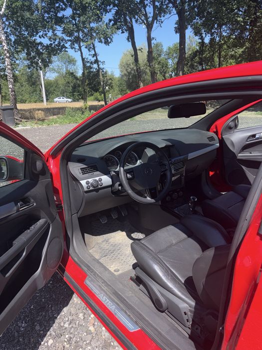opel astra GTC 2008r