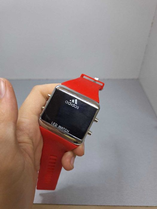 Adidas dijital saat led watch 2025