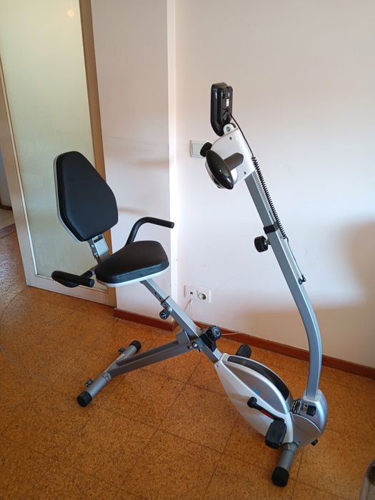 Bicicleta estática nova , ver descrição