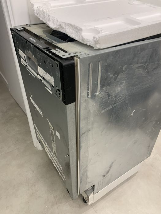 Посудомийка на деталі. Горенье