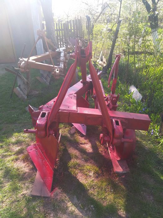 Плуг до трактора