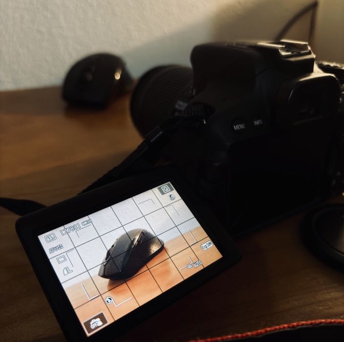 Cam. Canon EOS 700D