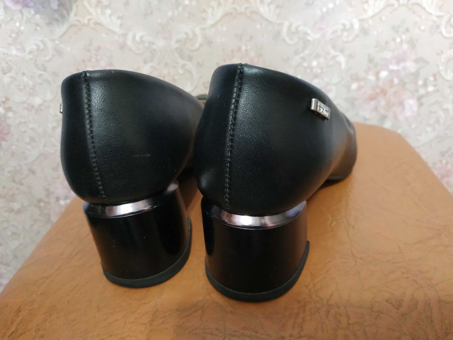 Туфлі жіночі 37 розмір