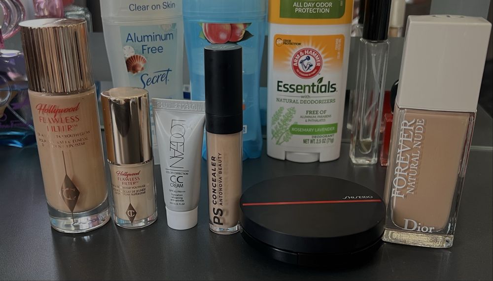 Помады и блески для губ