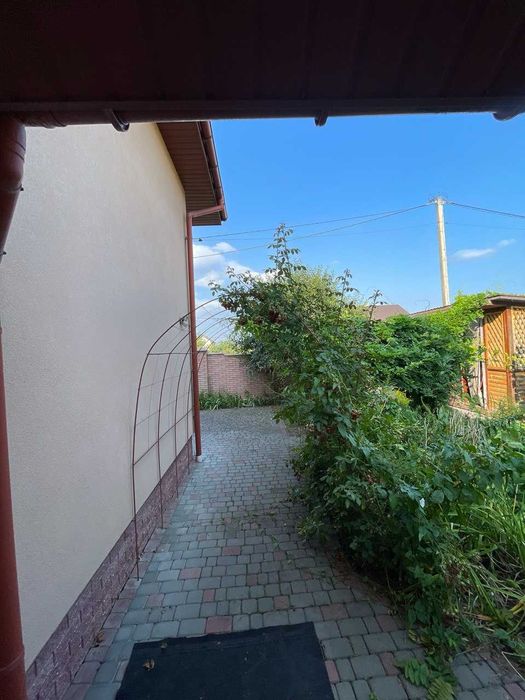 Продається шикарний будинок біля Івано-Франківська!