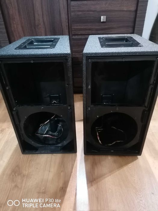 Sprzedam obudowy 10" + driver 1,4 /2  Na innej aukcji głośnik Eminence