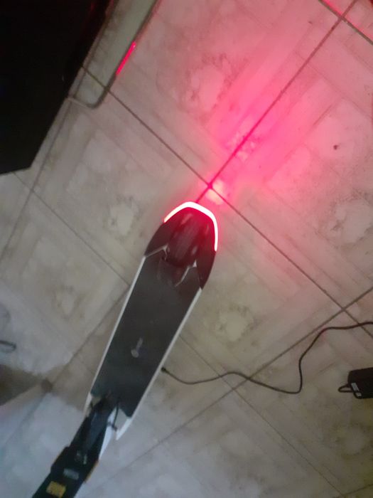 Єлектро самокат .