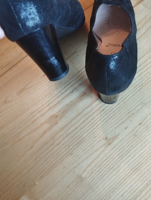 Buty na obcasie, błyszczące 41