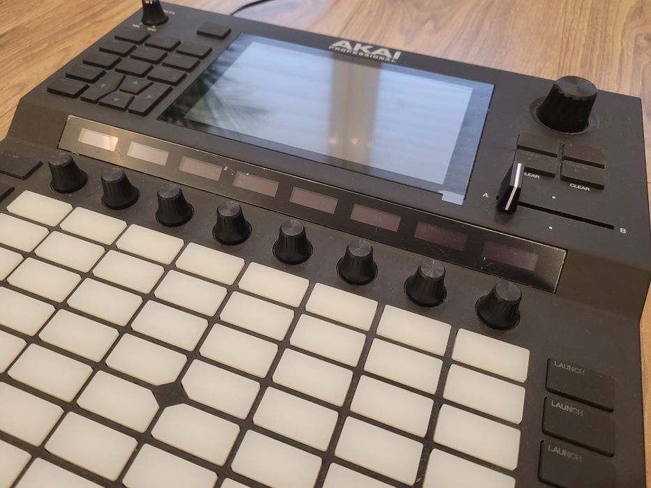 AKAI FORCE - Samodzielny system produkcji muzycznej