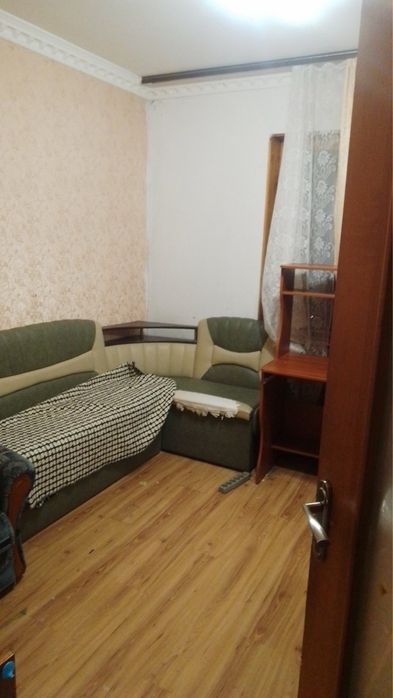 Здається кімната без хазяїв,метро Вирлиця