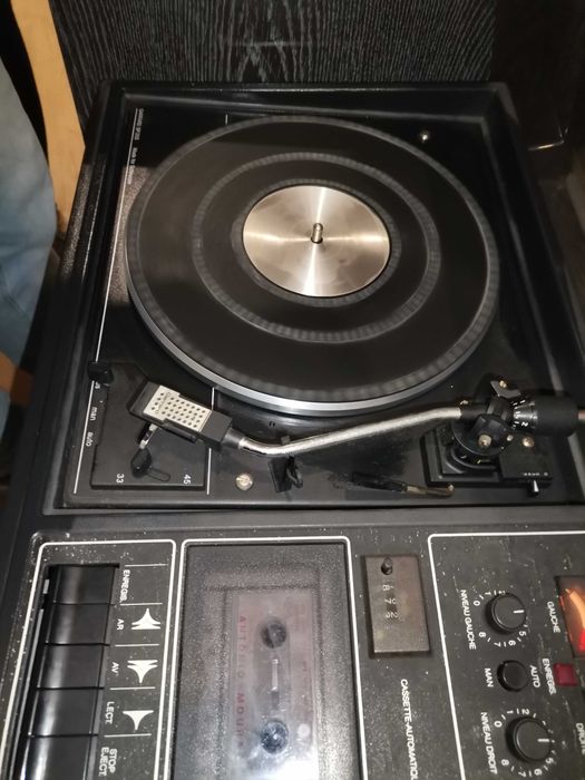 Gira Discos com Móvel