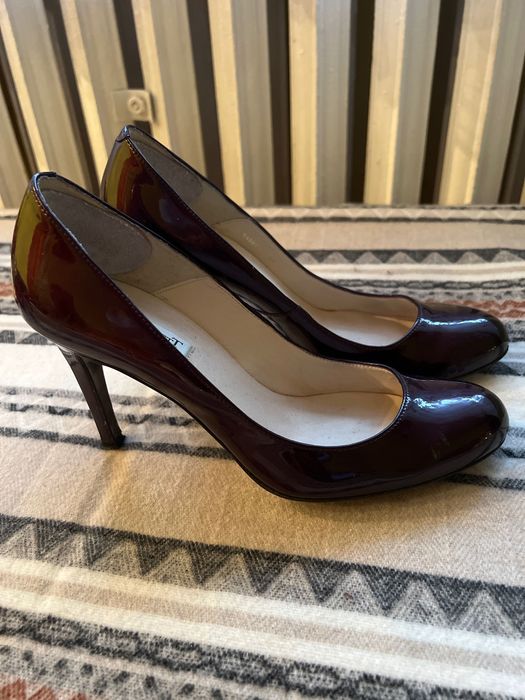 Buty damskie lakierki na obcasie - L,k.Bennett rozmiar 38