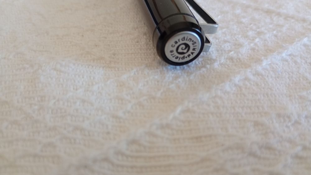 Caneta da Pierre Cardin. Nova. Com embalagem
