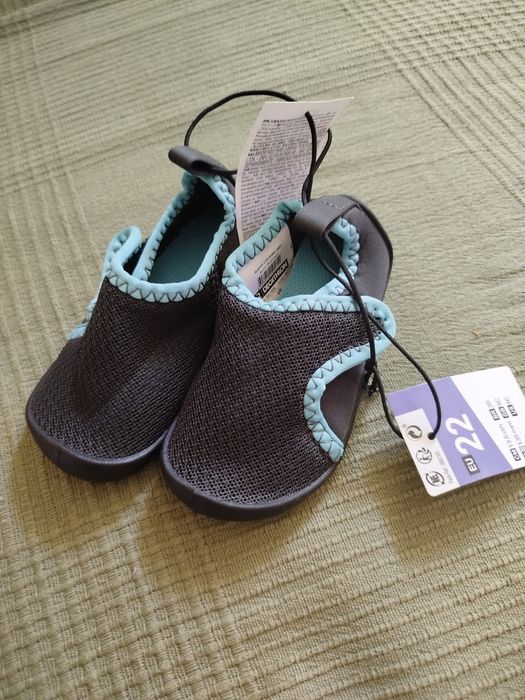 Sapatos Decathlon de ginástica pretos e rosa