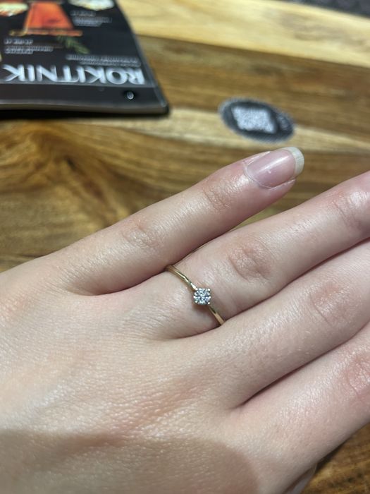 Pierścionek z diamentami