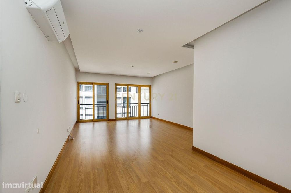 Arrendamento : Fantástico Apartamento T1 com Box (Pré-instalação para
