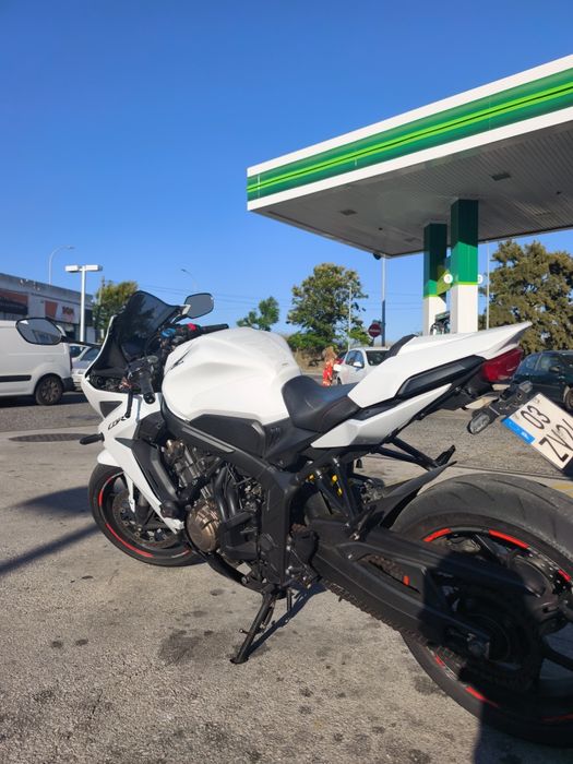 CBR 650r branca 7000 neg