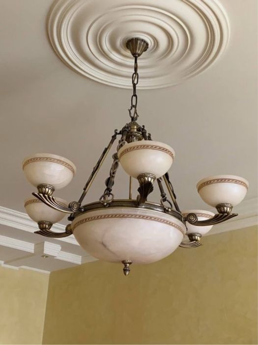 Продам люстру,натуральный камень. Vidrios Granada