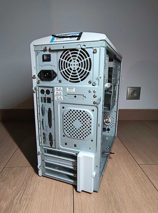 Obudowa microATX Retro