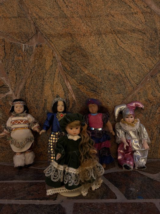 Bonecas de porcelana