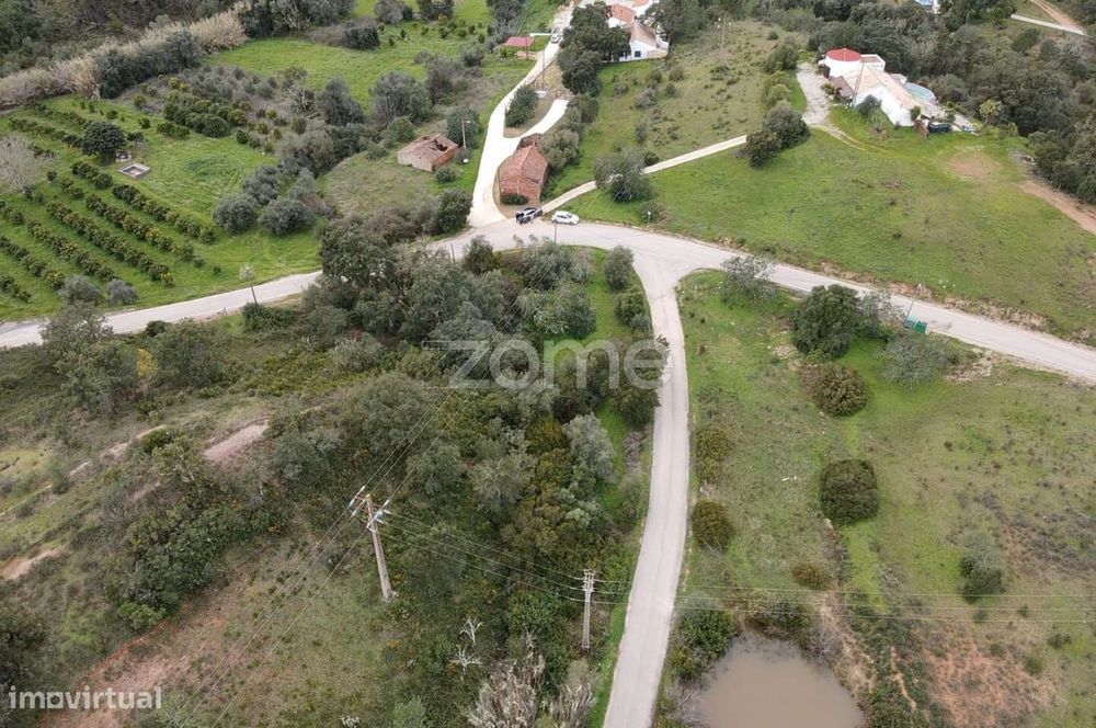 Terreno Rústico plano com 1.450m2 de área em Vale das Poças, Alte