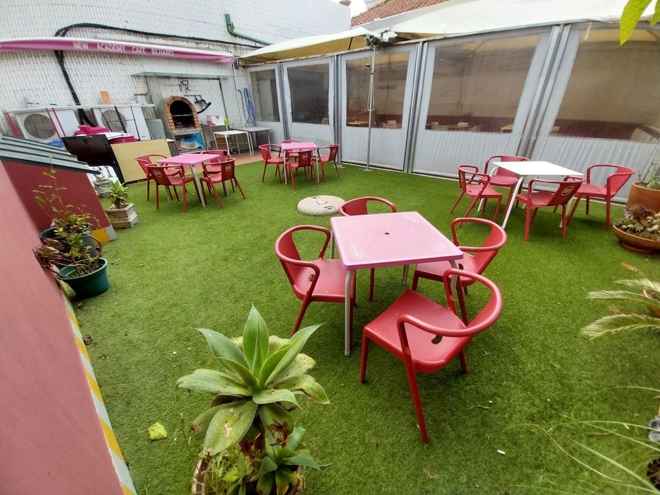Café snack bar a funcionar