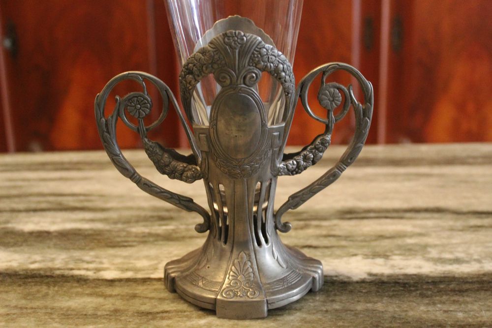 Jarra Art Nouveau em vidro com suporte em estanho, Portugal 1910/1920