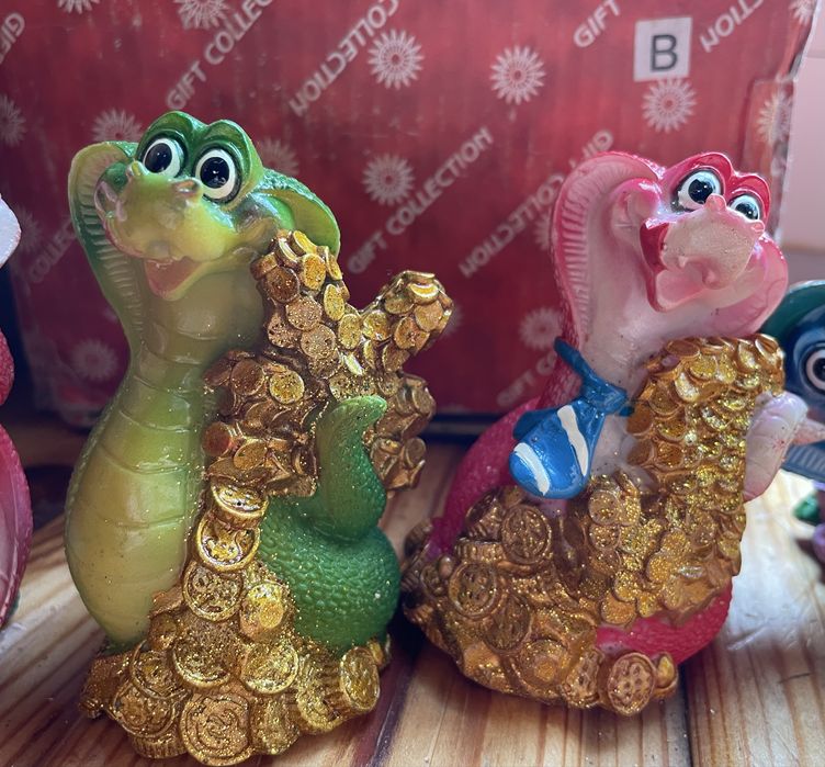 Статуэки Змеи 2025