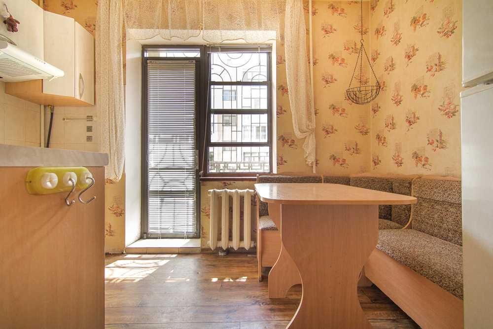 Свет всегда, очень теплая! ЦЕНТР, Базарная, новый дом. Балкон. Хозяйка