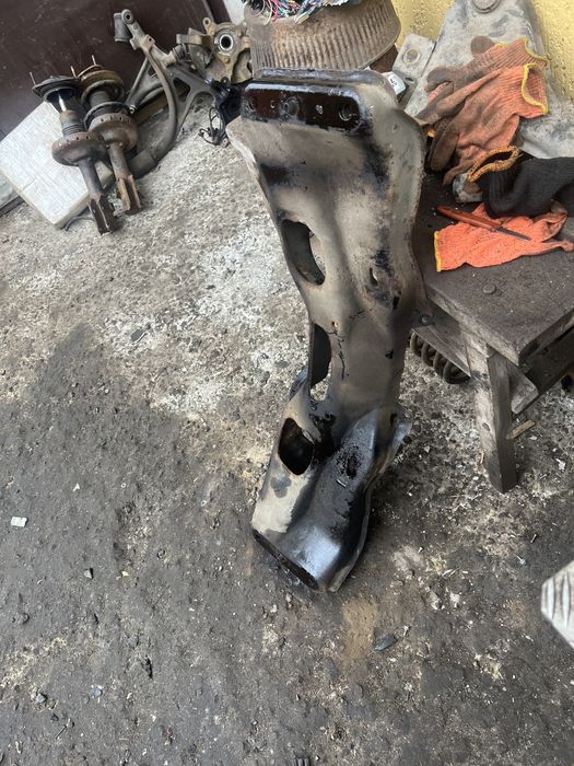 Подрамник балка перед Субару легаси subaru legacy год 04