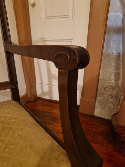 8 Cadeiras e 2 cadeirões