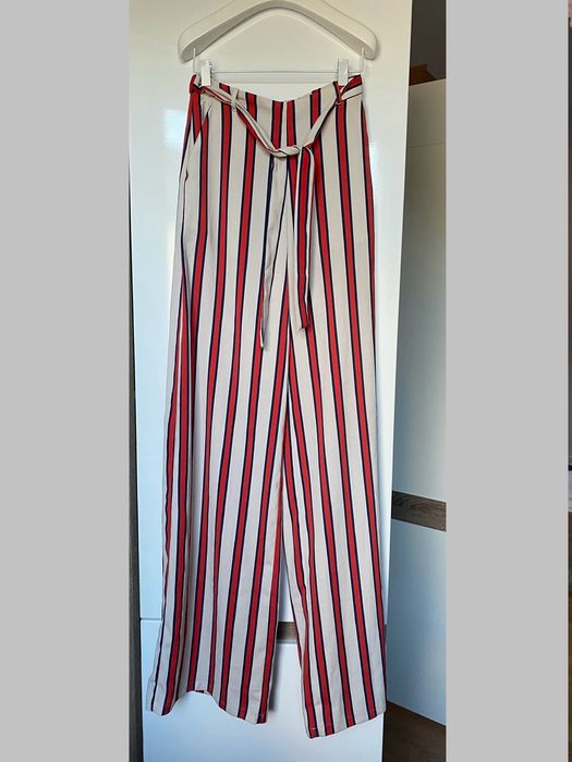 Spodnie w paski z wysokim stanem Pull&Bear
