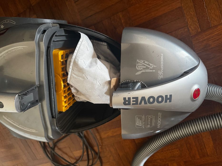 Aspirador Hoover Freespace Evo 2000W - Para Peças ou Reparação