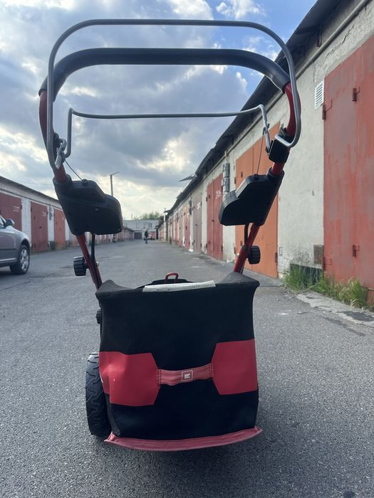 Аккумуляторная газонокосилка Einhell