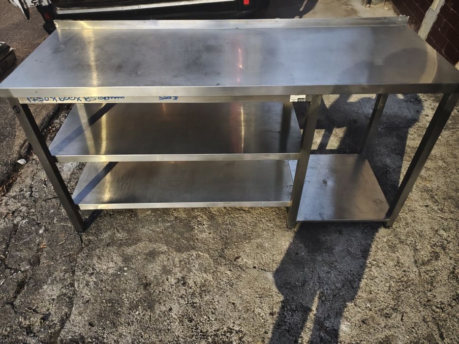 Bancada de Trabalho Inox c/ Prateleiras (1,75m)