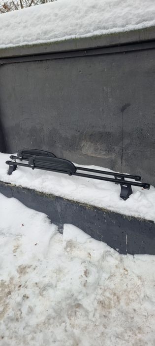 Thule Toyota Land Cruiser багажник  з лижними кріпленнями
