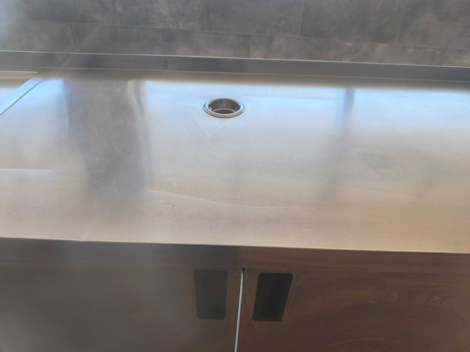 Bancada de inox com lava-loiça